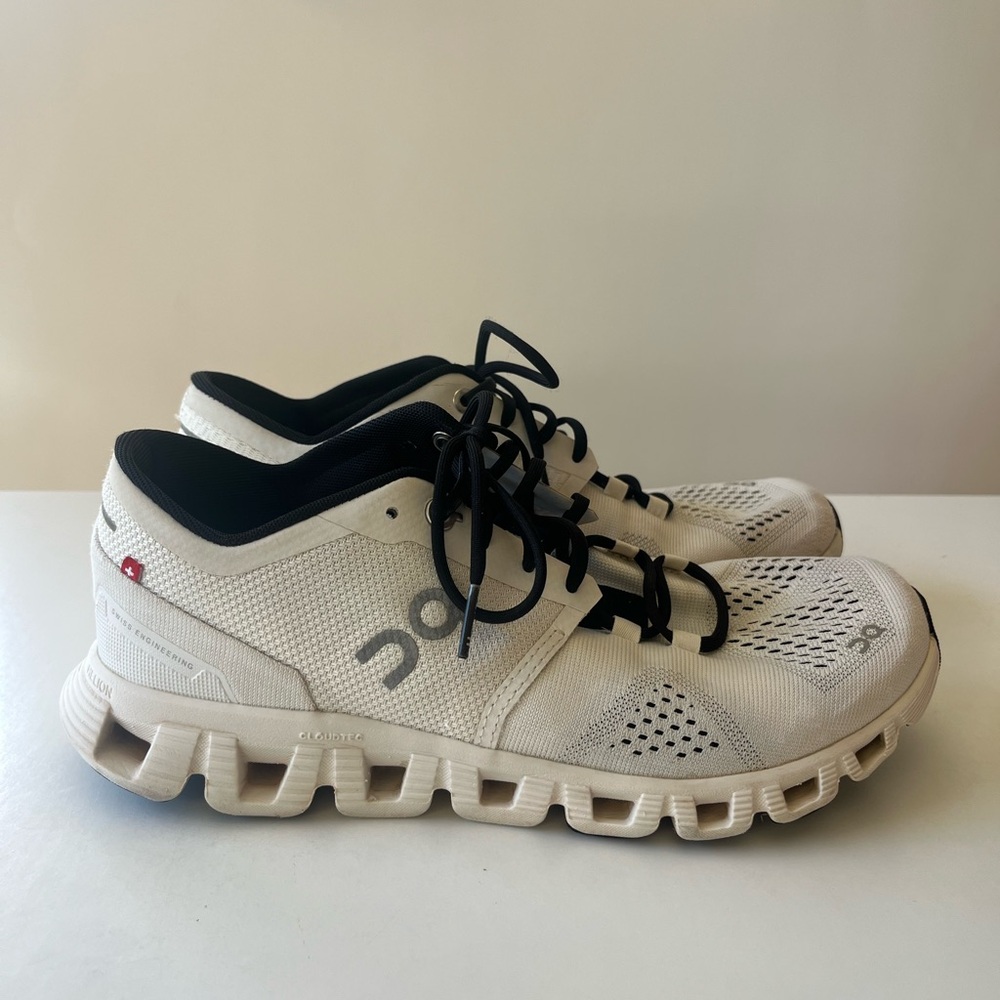 On Women’s shoes size 7.5 On Cloud X
